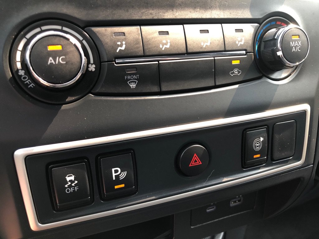 Used 2022 Nissan Titan S AWD/4WD image 29
