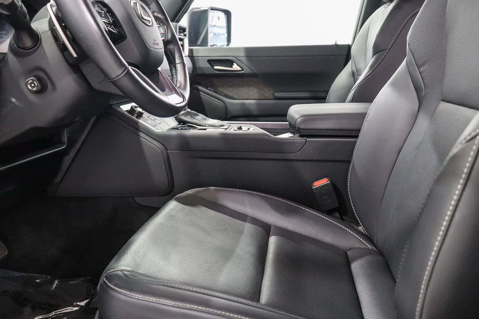 Used 2024 Lexus GX 550 w/ Accessory Package (Z1) AWD/4WD image 18