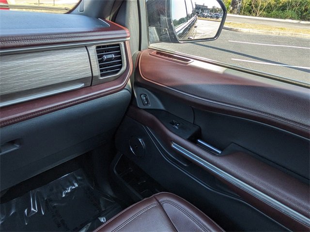 Used 2023 Ford Expedition Max Limited image 19