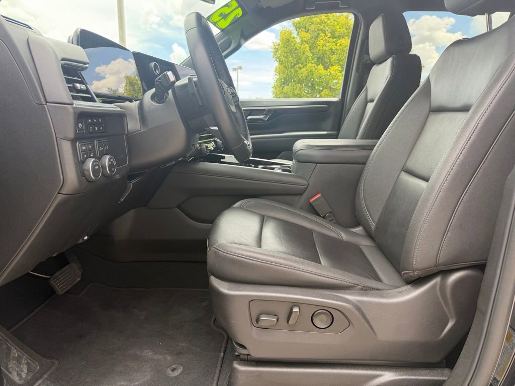 Used 2025 Chevrolet Tahoe LT AWD/4WD image 12