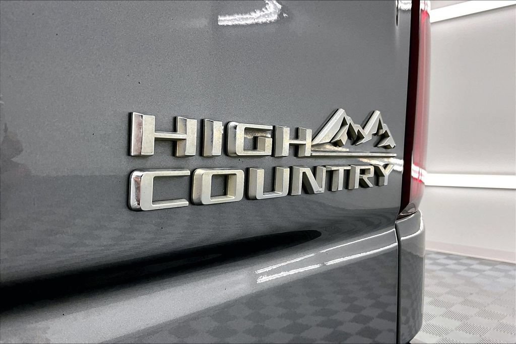 Used 2021 Chevrolet Silverado 1500 High Country w/ Technology Package AWD/4WD image 8