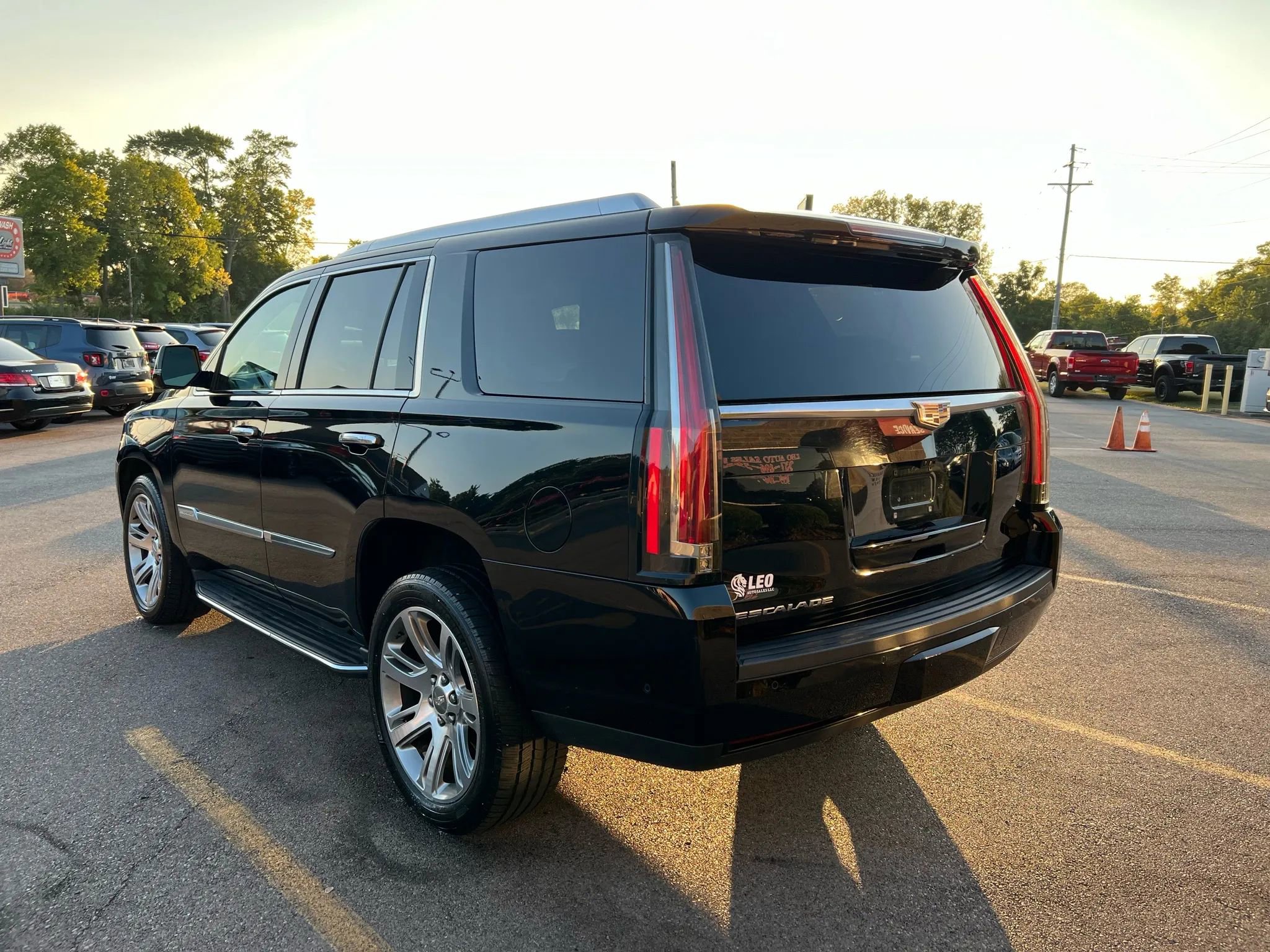 Used 2017 Cadillac Escalade Premium Luxury image 7