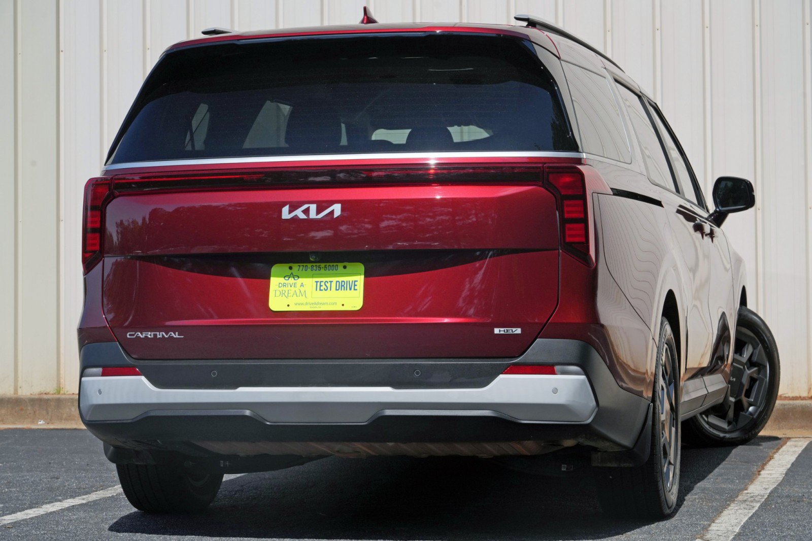 Used 2025 Kia Carnival EX FWD image 5