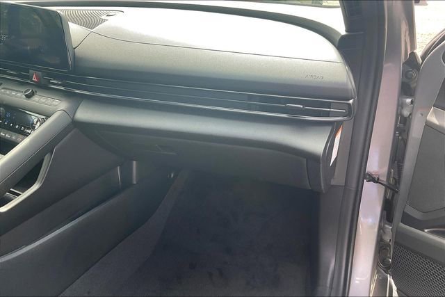 New 2025 Hyundai Elantra SEL image 30