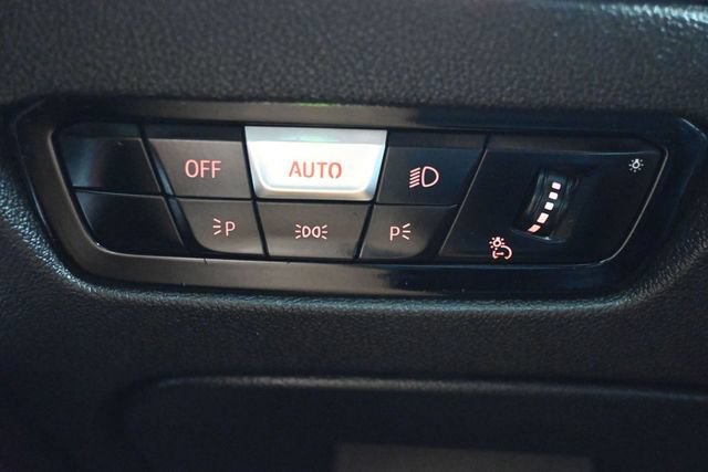 Used 2021 BMW 330i xDrive Sedan w/ Premium Package AWD/4WD image 22