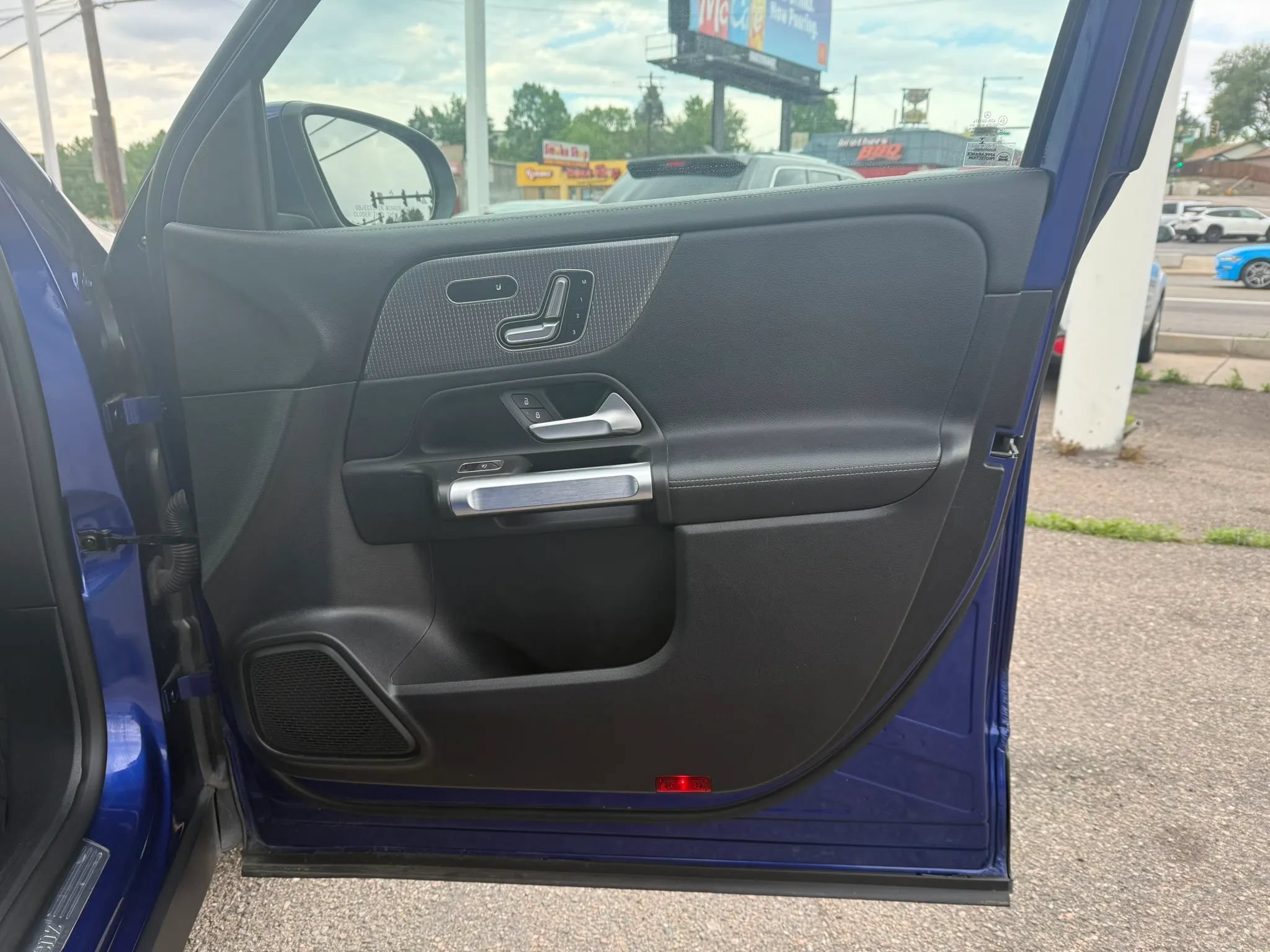 Used 2021 Mercedes-Benz GLB 250 4MATIC image 19