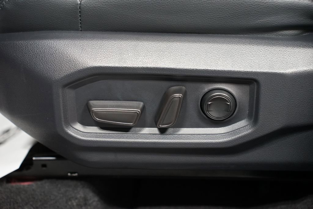 Used 2025 Toyota Tundra Limited image 35