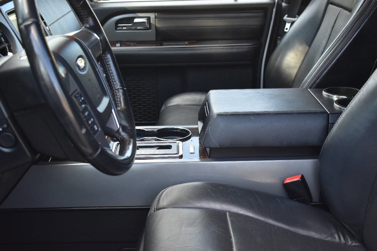 Used 2016 Ford Expedition EL Platinum image 28