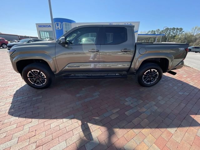 Used 2025 Toyota Tacoma TRD Sport AWD/4WD image 27