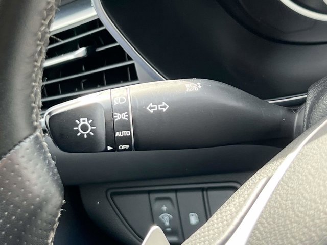 Used 2023 Genesis G70 2.0T image 21