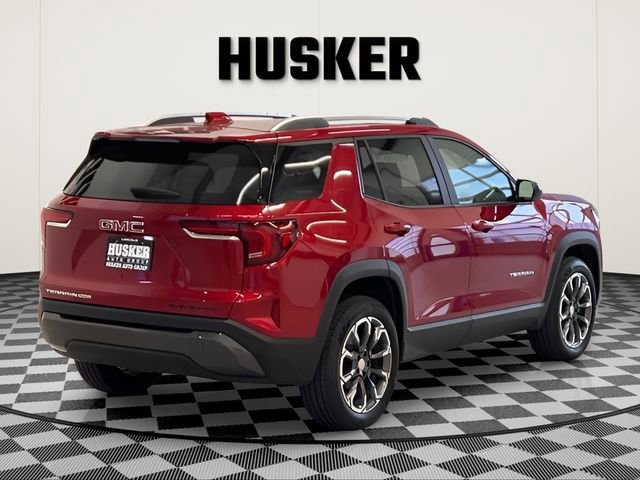 Used 2025 GMC Terrain Elevation w/ Elevation Premium Package image 9