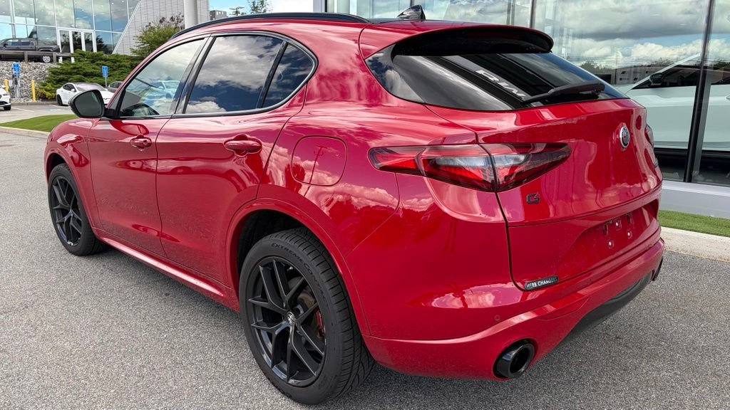 Used 2020 Alfa Romeo Stelvio Ti Sport w/ Quick Order Package 22S Sport AWD/4WD image 2