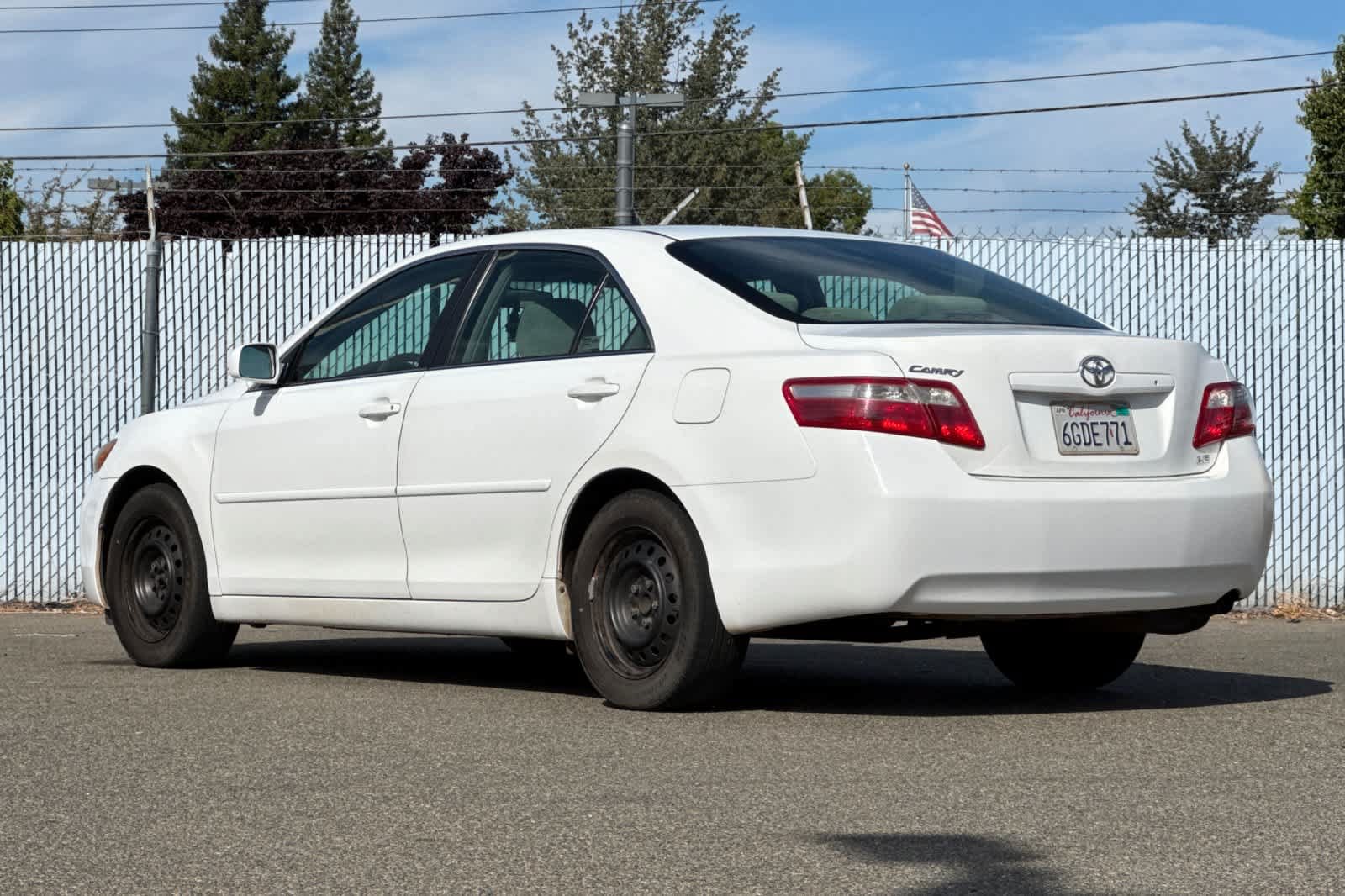 Used 2009 Toyota Camry LE FWD image 5