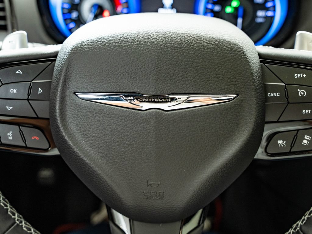 Used 2023 Chrysler 300 C RWD image 29