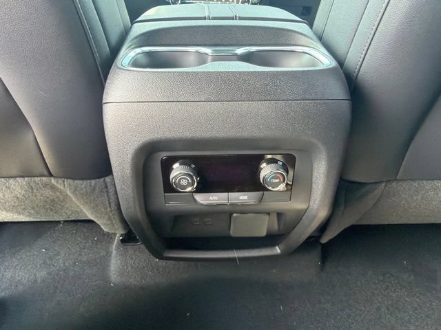 New 2027 Chevrolet Traverse LT w/ Driver Confidence Package FWD image 31
