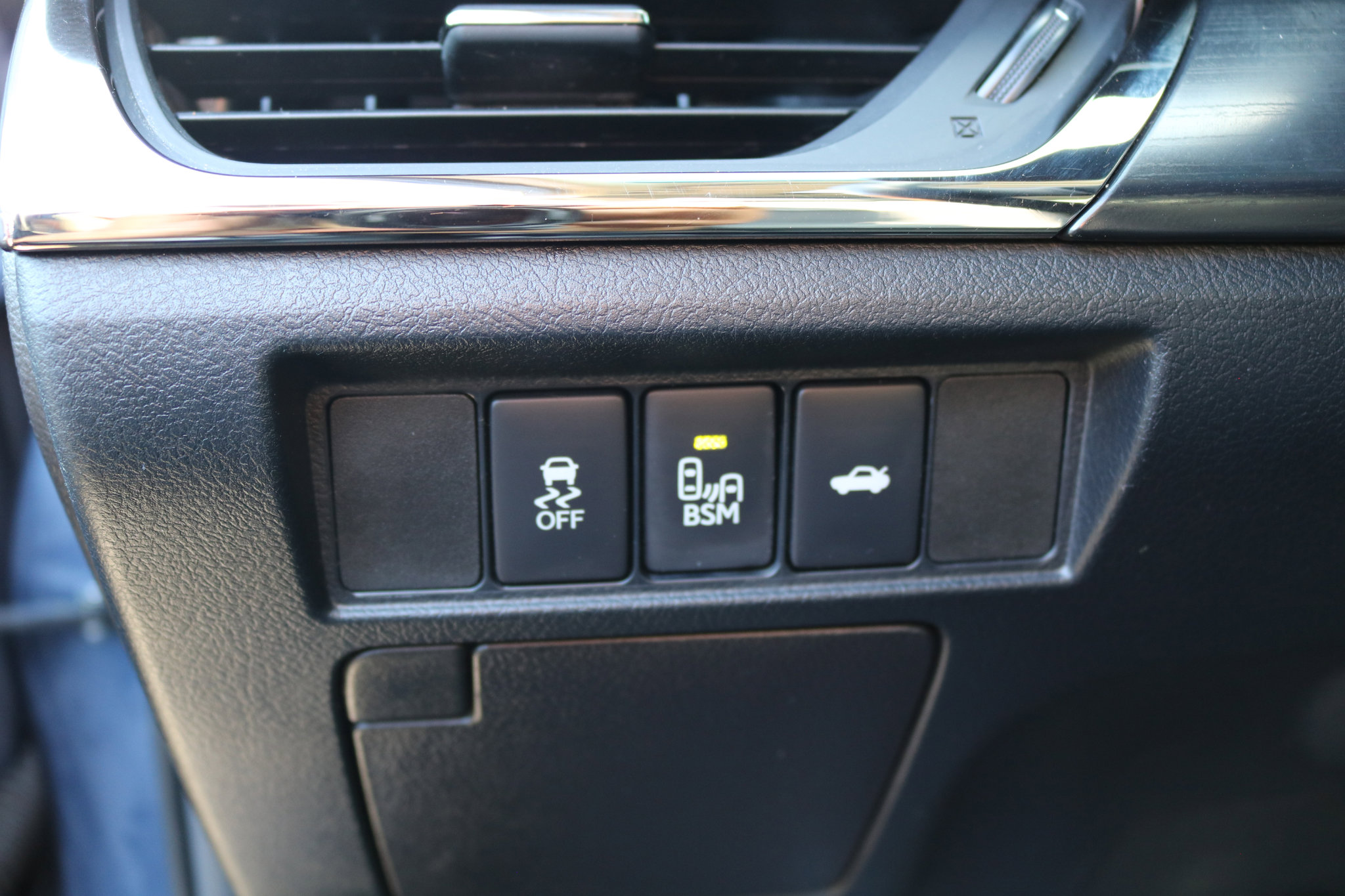 Used 2016 Toyota Avalon XLE Premium image 19