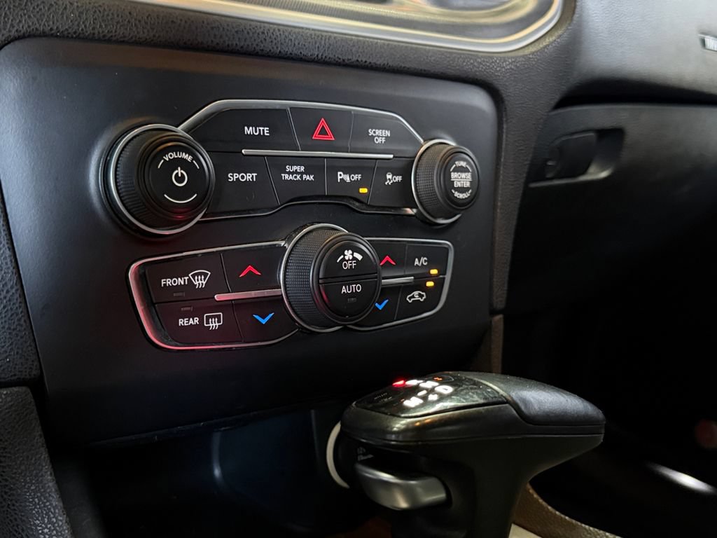 Used 2017 Dodge Charger R/T RWD image 21