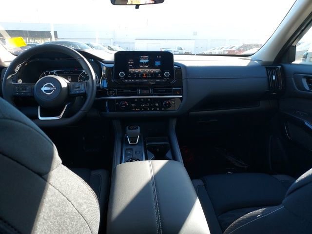 New 2025 Nissan Pathfinder SV image 15