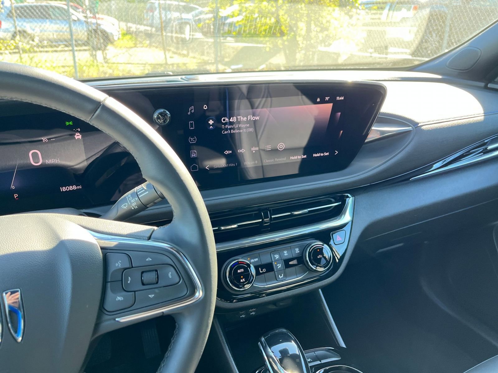 Used 2025 Buick Envista Sport Touring image 17