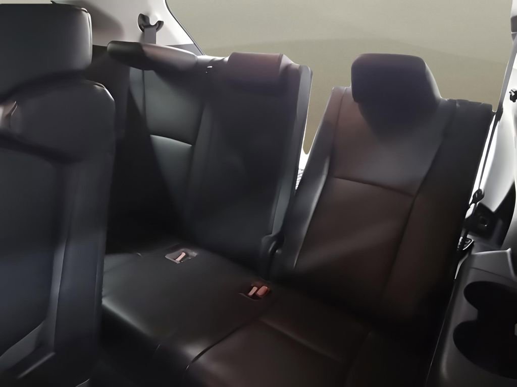 Used 2023 Toyota Highlander Limited image 16