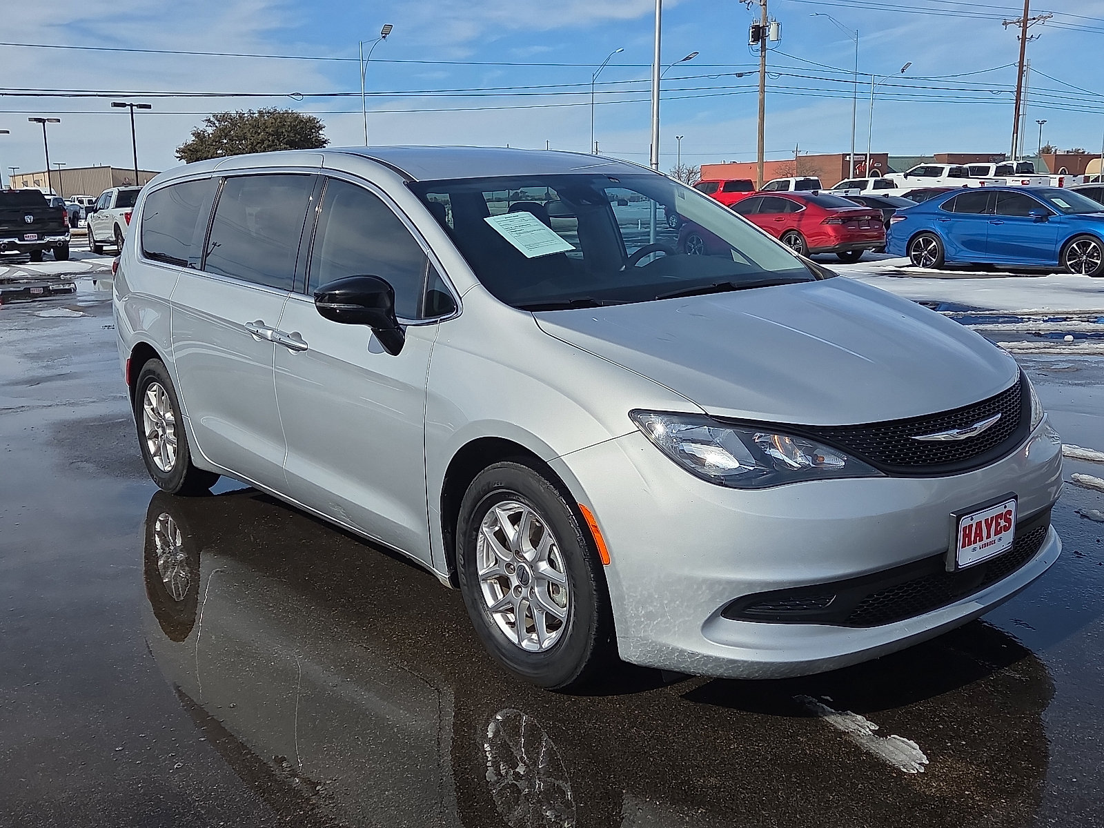 Used 2024 Chrysler Voyager LX image 5