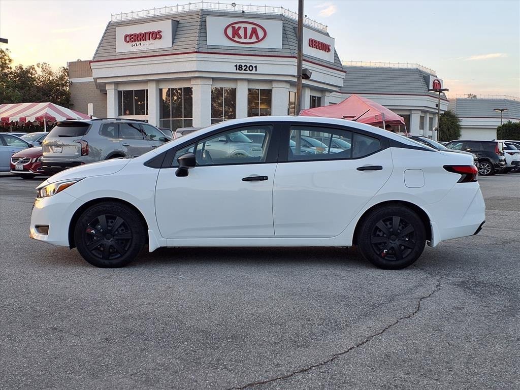 Used 2024 Nissan Versa S w/ Trunk Package image 2
