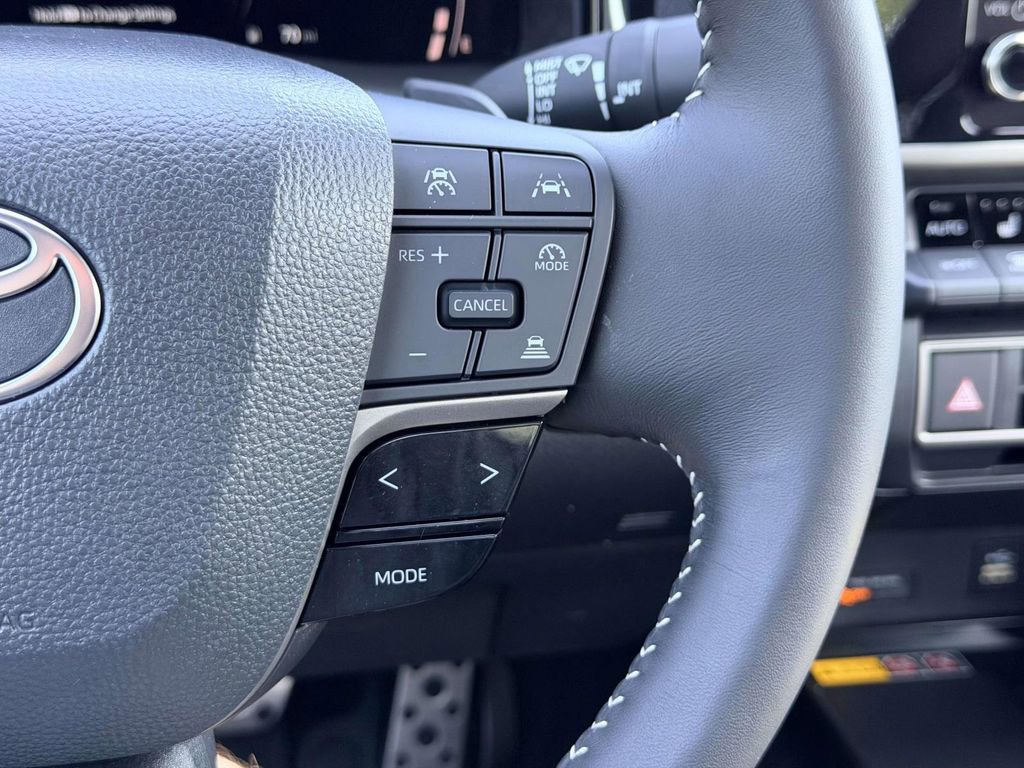 Certified 2025 Toyota Camry SE w/ Convenience Package AWD/4WD image 8