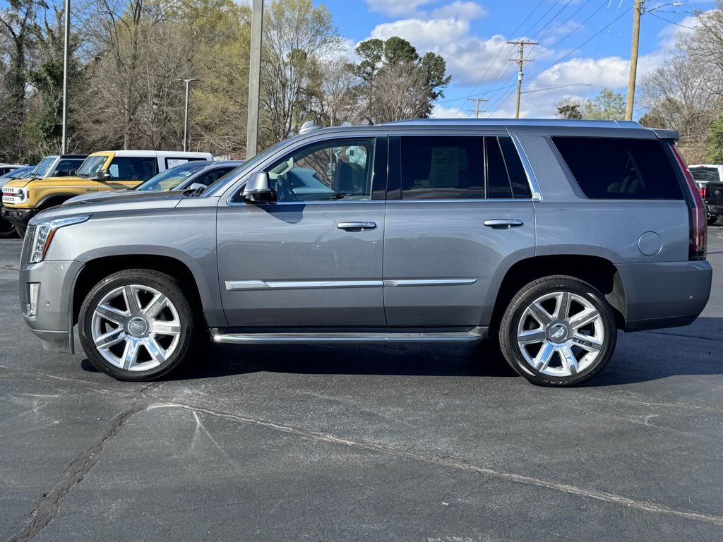 Used 2019 Cadillac Escalade Luxury image 3