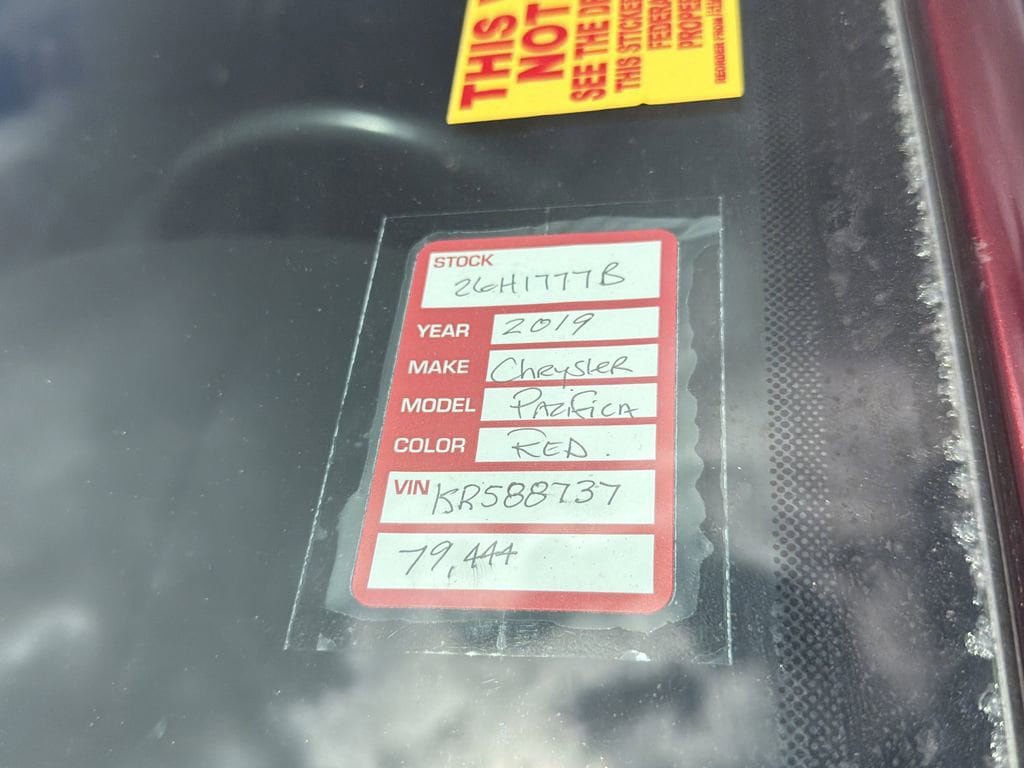 Used 2019 Chrysler Pacifica Touring-L w/ Advanced Safetytec Group FWD image 7