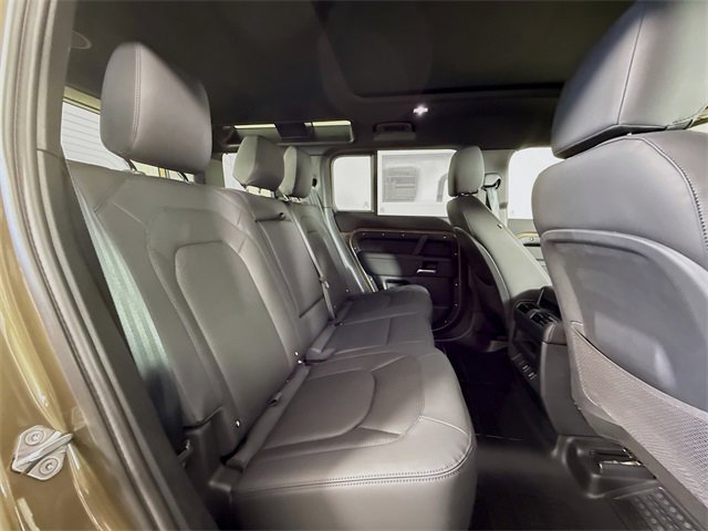 New 2026 Land Rover Defender 110 X-Dynamic SE image 29