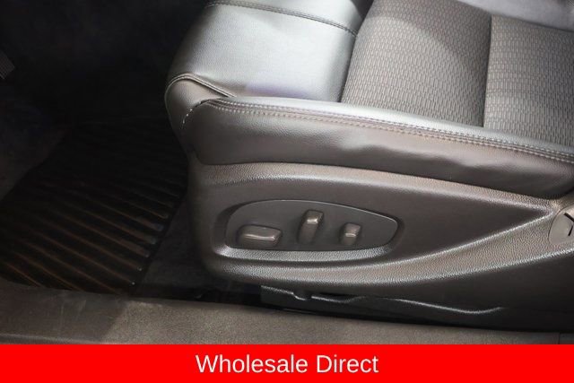 Used 2016 Chevrolet Impala LT FWD image 12