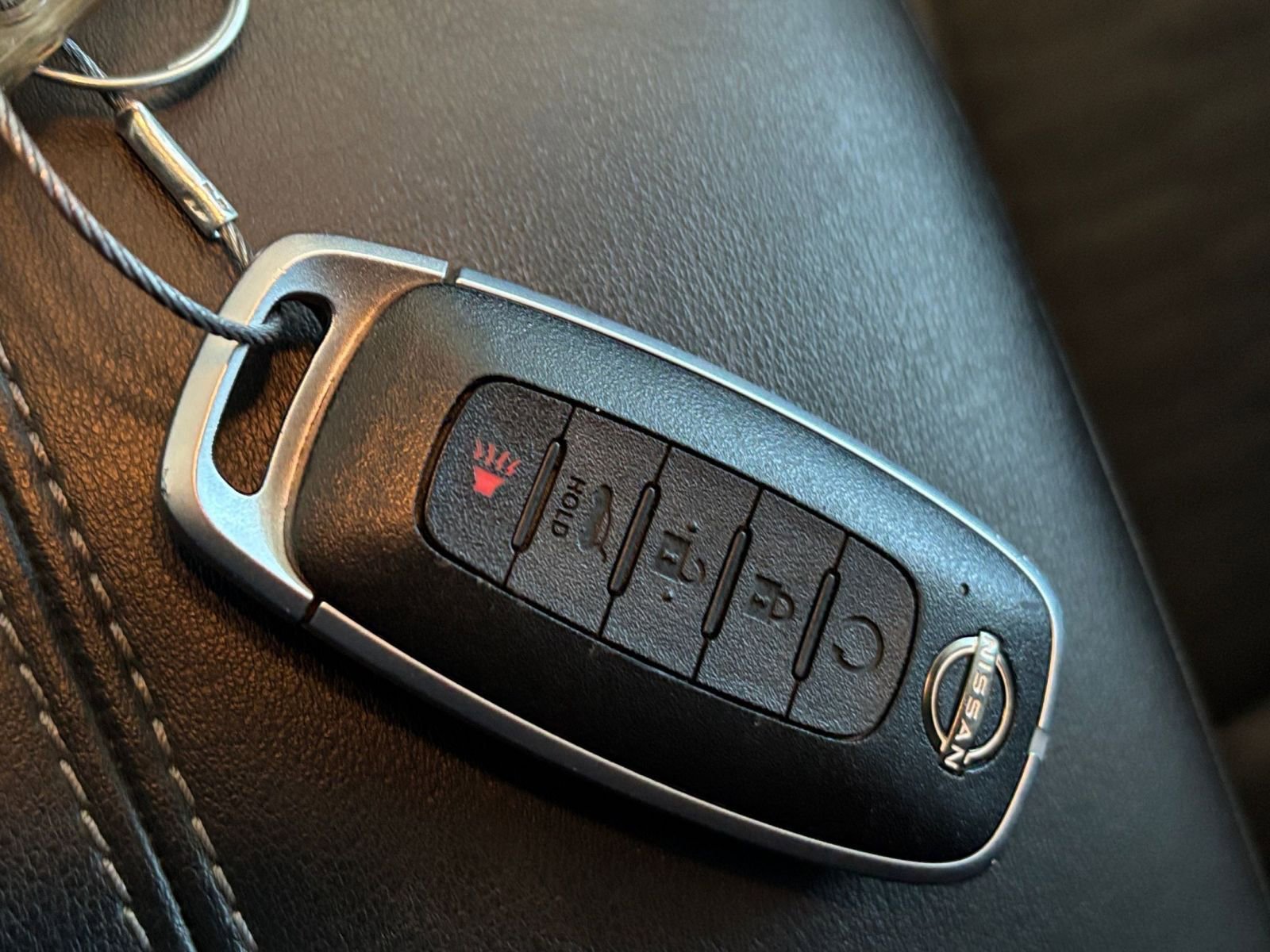 Used 2025 Nissan Pathfinder SV image 27