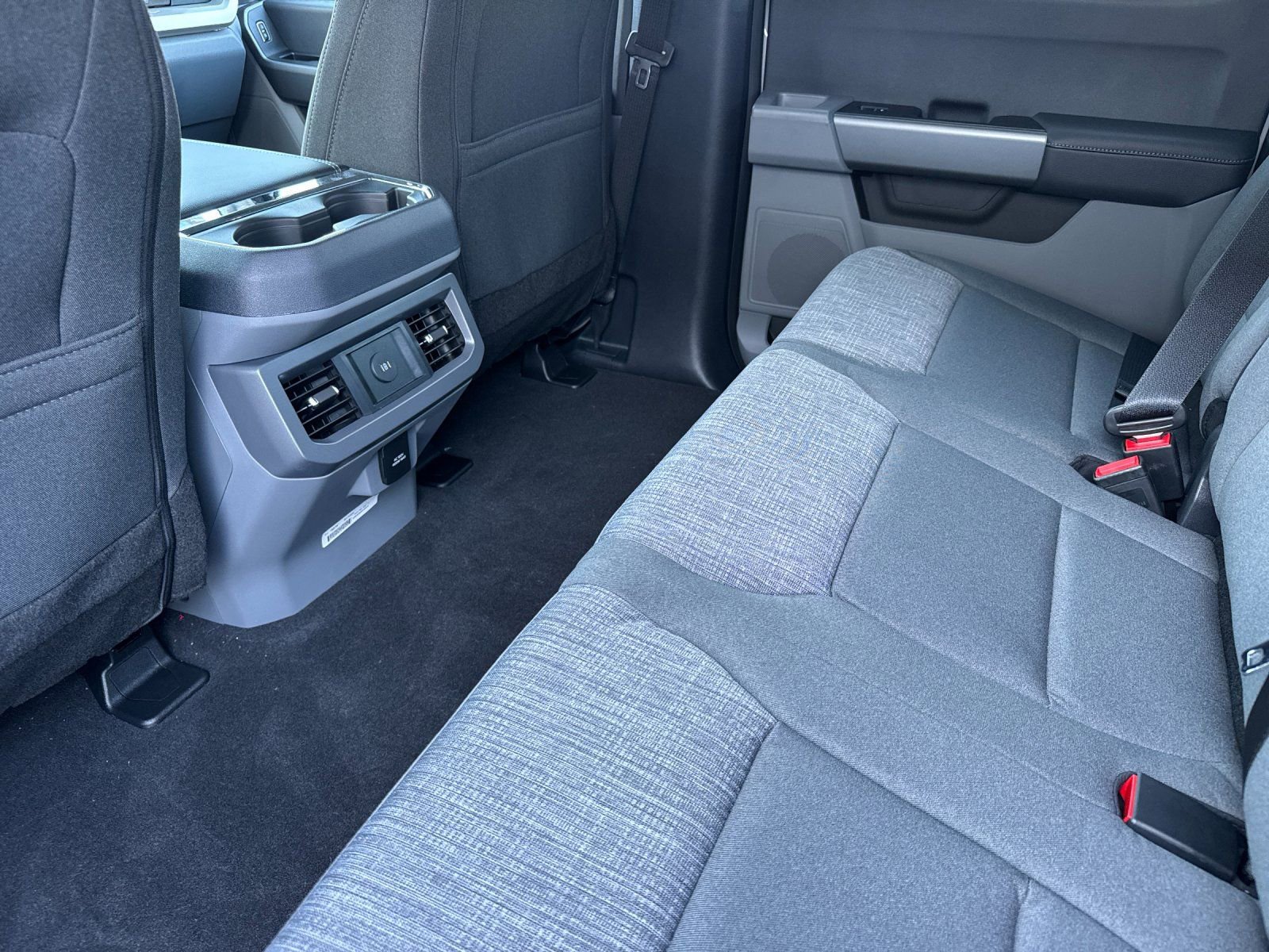 New 2026 Ford F250 XLT w/ FX4 Off-Road Package image 12