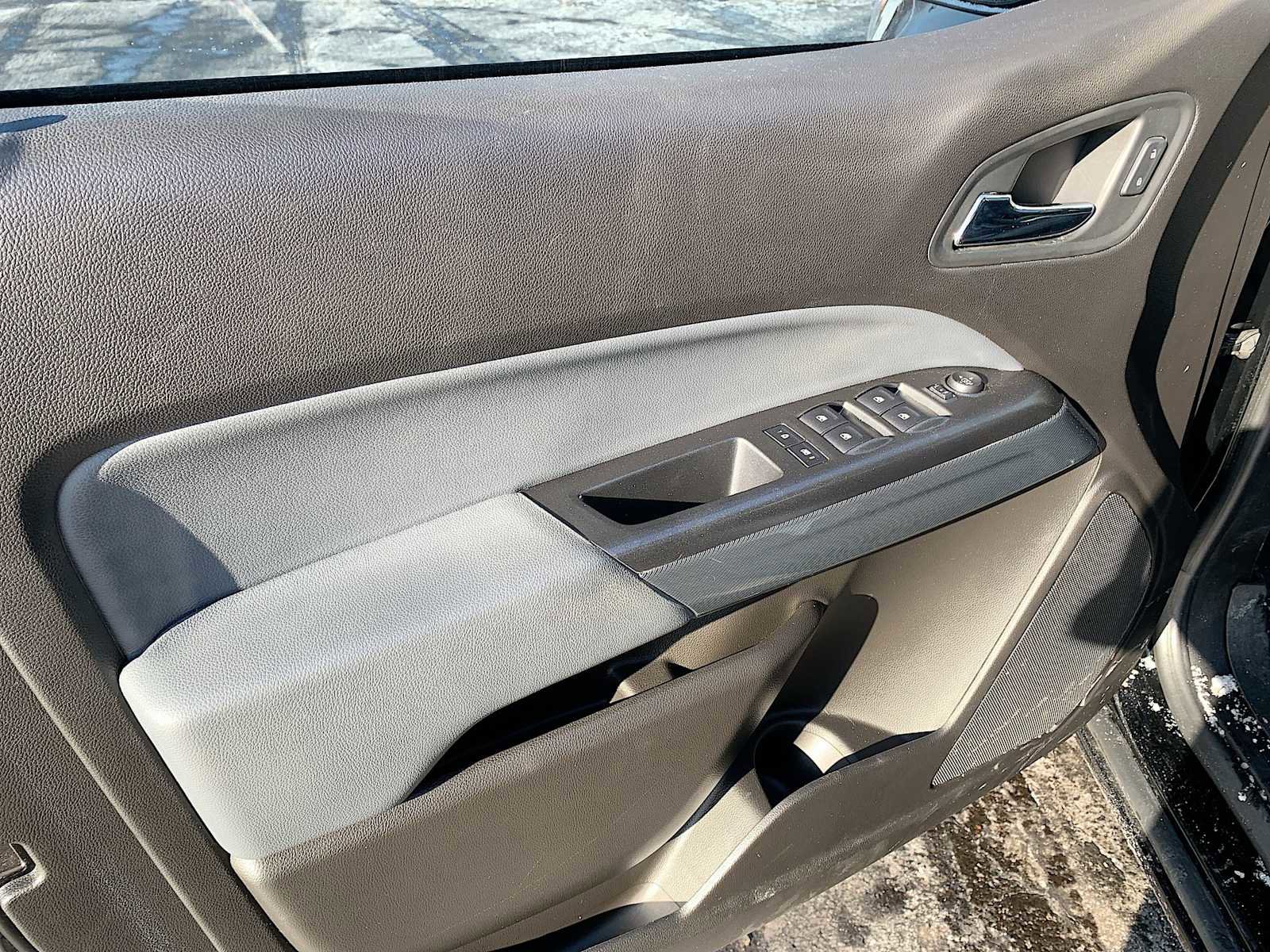 Certified 2016 Chevrolet Colorado Z71 w/ Z71 Midnight Edition image 19