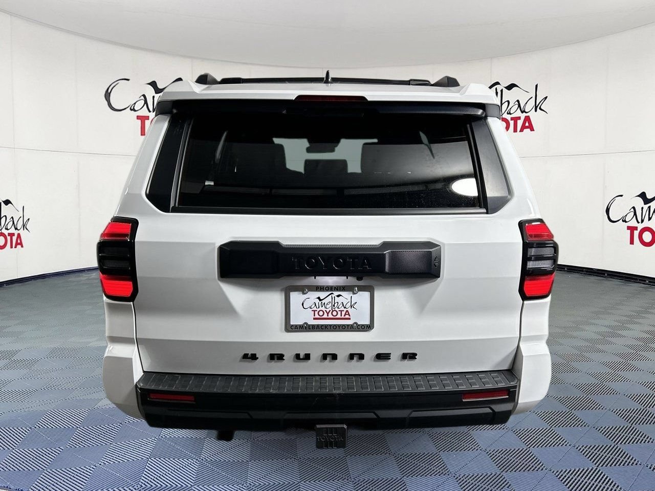 Used 2025 Toyota 4Runner SR5 AWD/4WD image 6