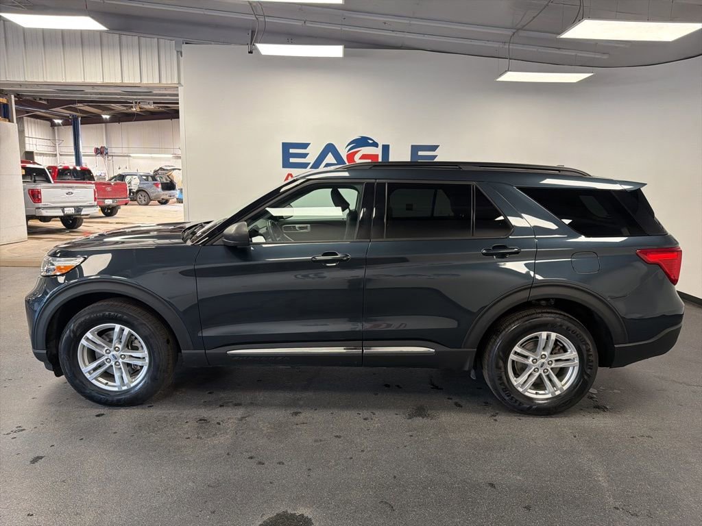 Used 2023 Ford Explorer XLT w/ Equipment Group 202A image 5