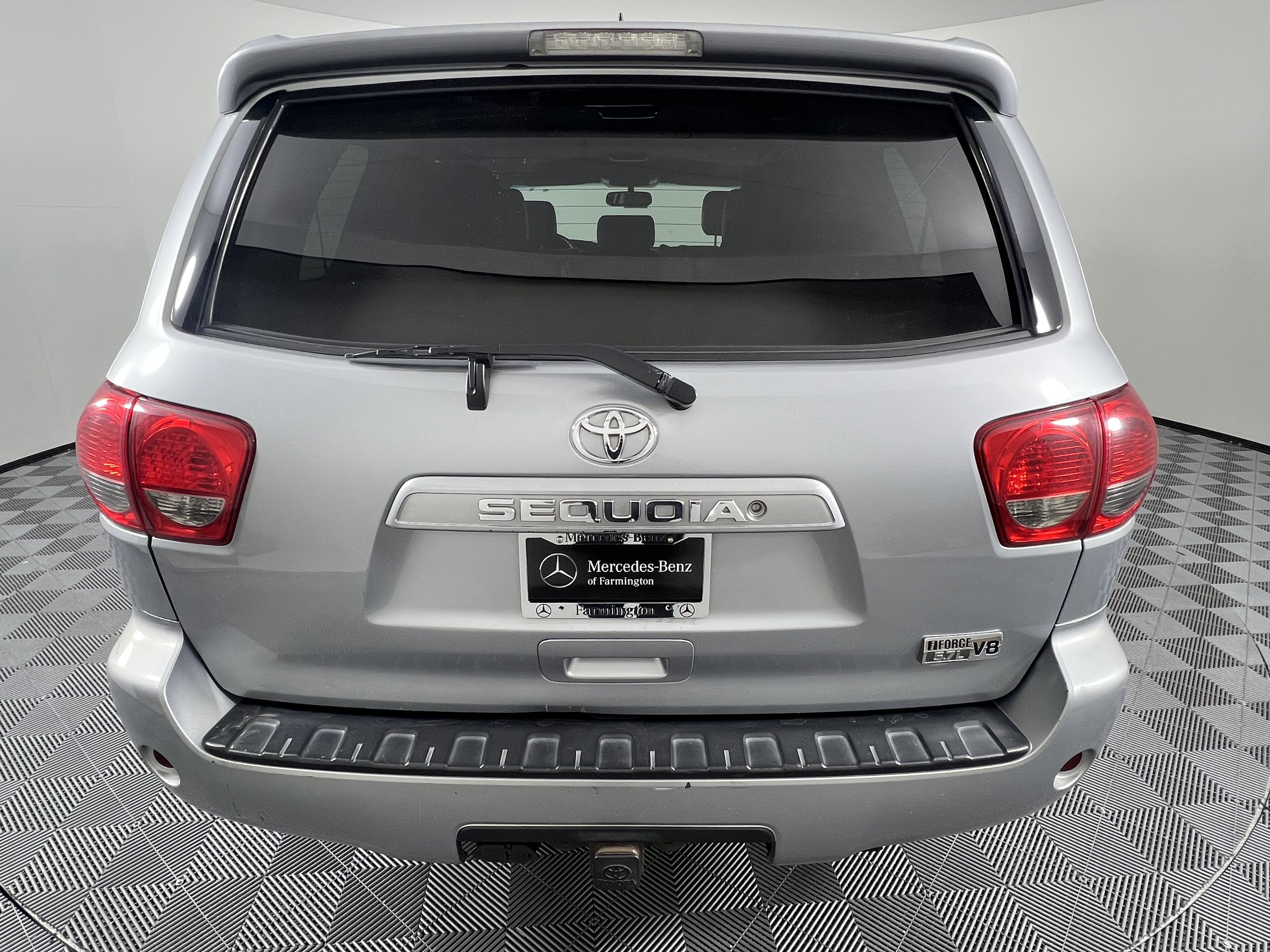 Used 2014 Toyota Sequoia SR5 w/ Premium Package AWD/4WD image 11