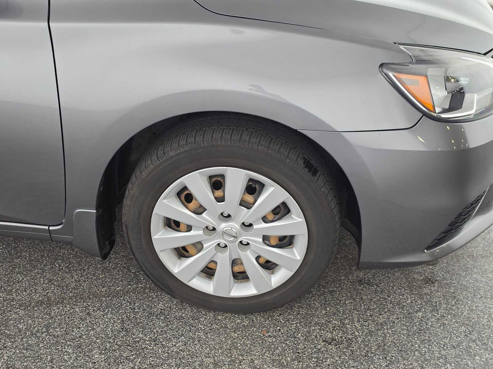 Used 2017 Nissan Sentra SV w/ Driver's Assist Package FWD image 9