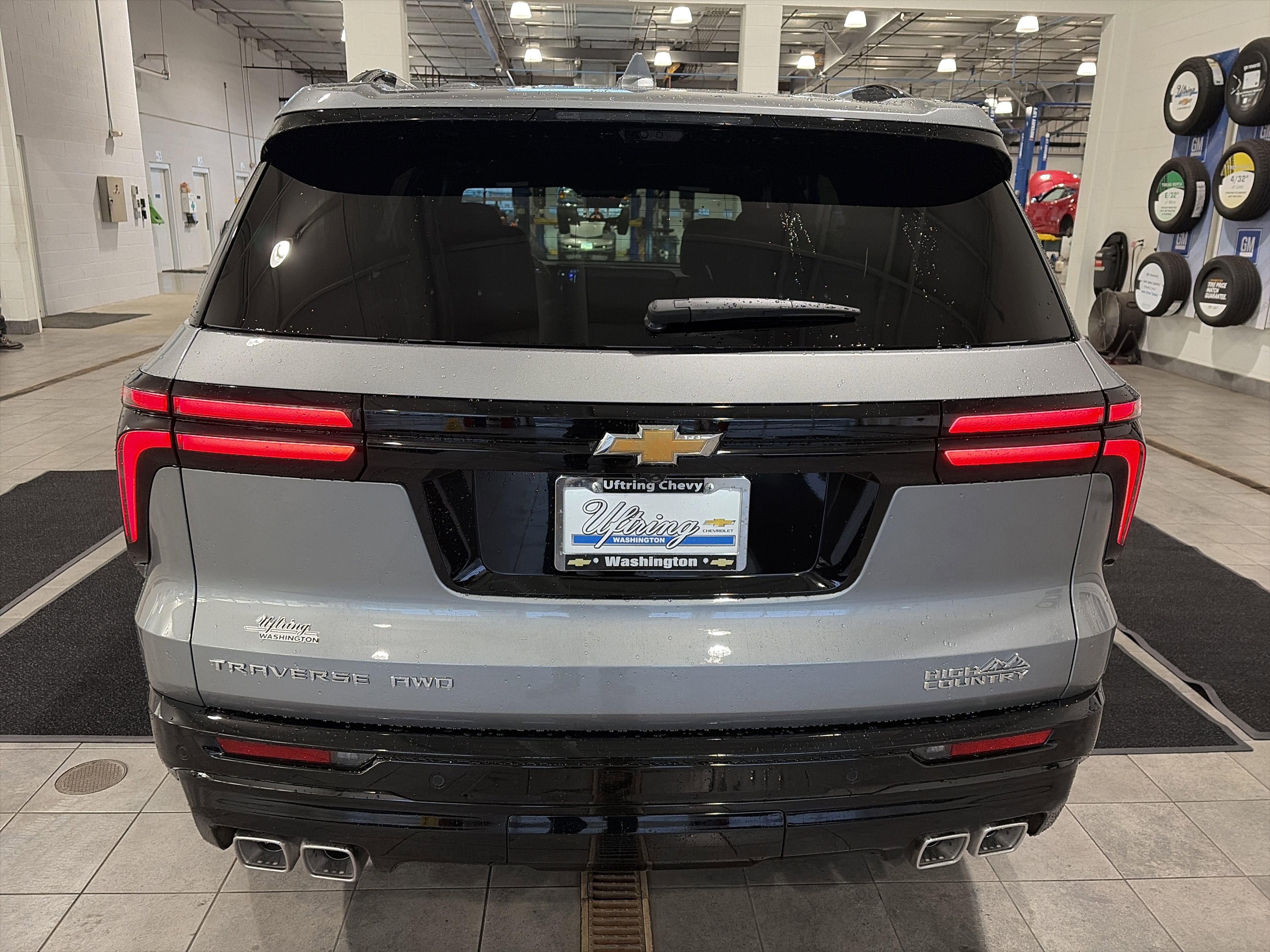 New 2026 Chevrolet Traverse High Country image 4