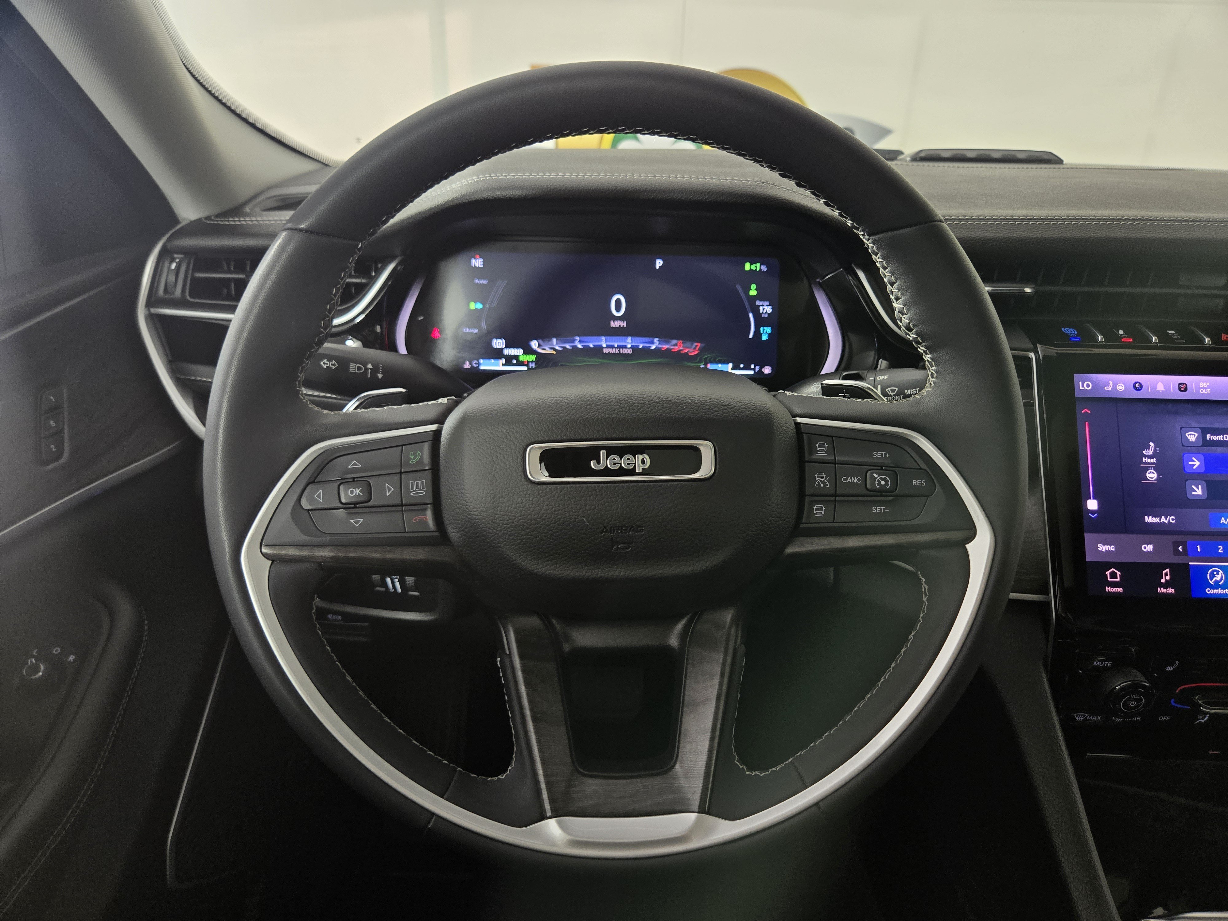 Used 2023 Jeep Grand Cherokee 4WD 4xe image 13
