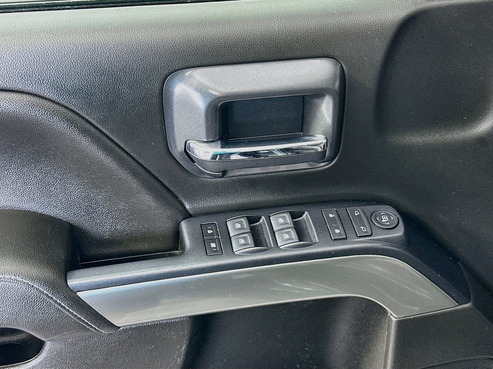 Used 2019 Chevrolet Silverado 1500 LT w/ All Star Edition AWD/4WD image 17