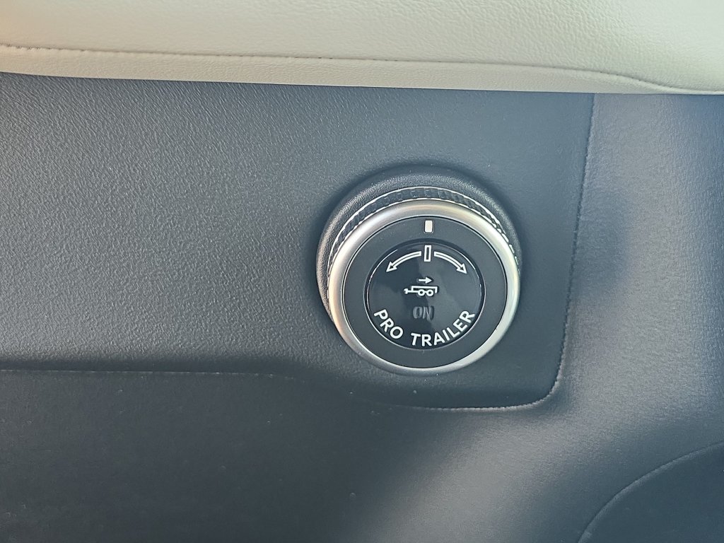 New 2026 Lincoln Navigator Premiere AWD/4WD image 23