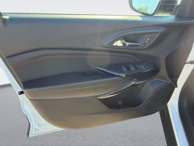 New 2026 Chevrolet Trax RS w/ Sunroof Package FWD image 17