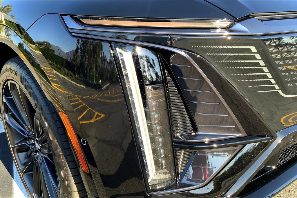 New 2026 Cadillac Lyriq V AWD/4WD image 14