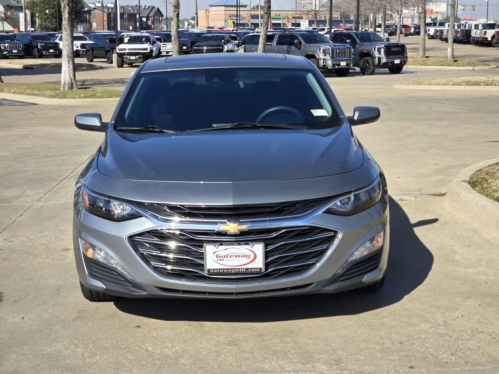 Used 2024 Chevrolet Malibu LT image 3