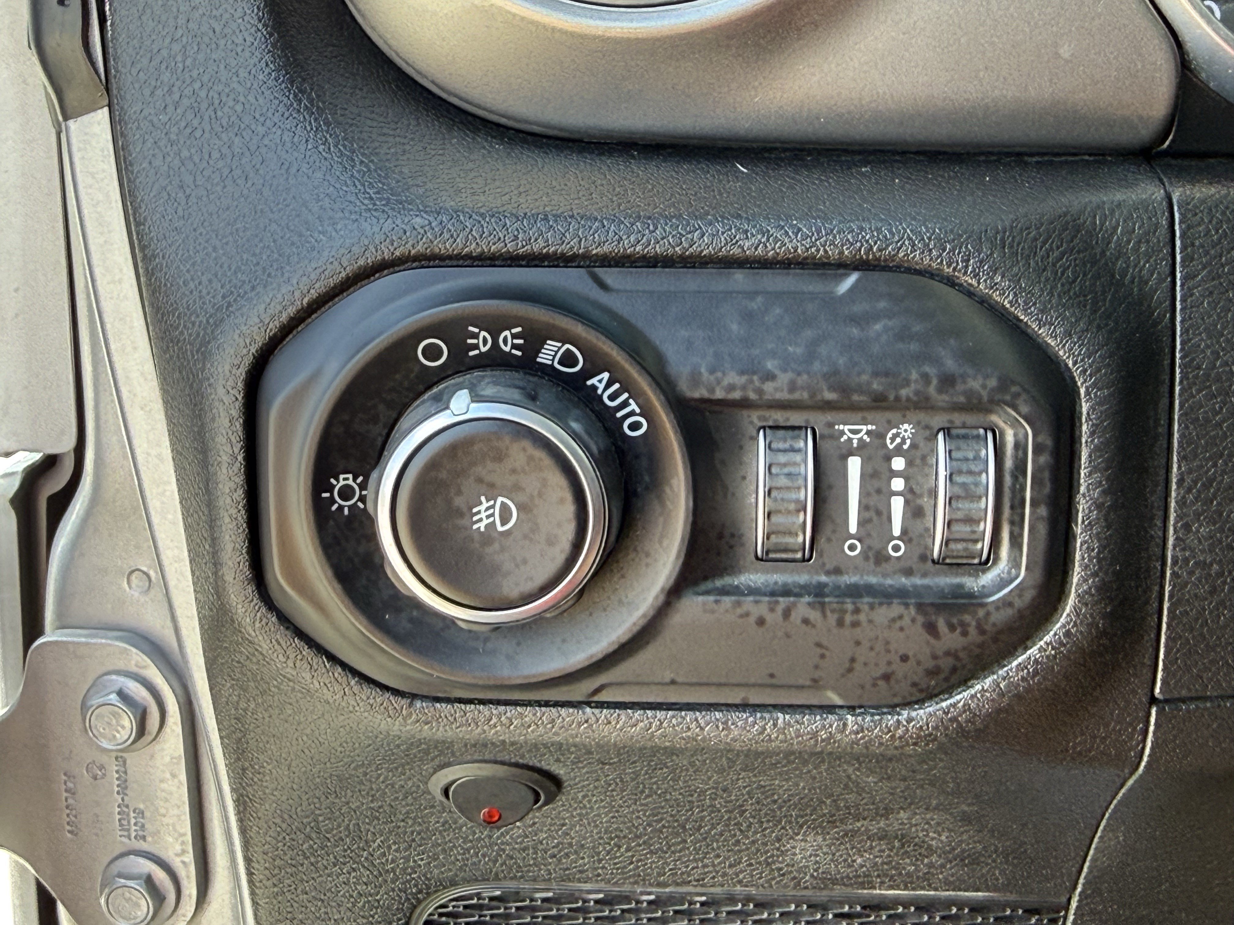 Used 2020 Jeep Wrangler Unlimited Sahara AWD/4WD image 24