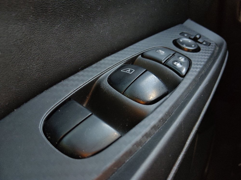 Used 2025 Nissan Sentra SV FWD image 27