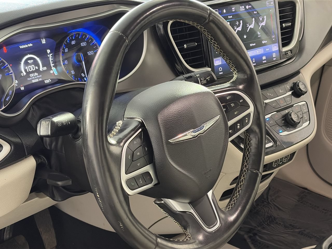 Used 2021 Chrysler Pacifica Touring-L FWD image 13