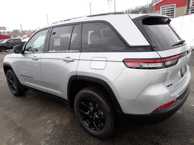 New 2025 Jeep Grand Cherokee Altitude image 3
