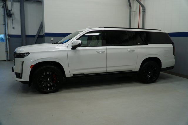 New 2024 Cadillac Escalade ESV Sport Platinum w/ LPO, ONYX Package image 2